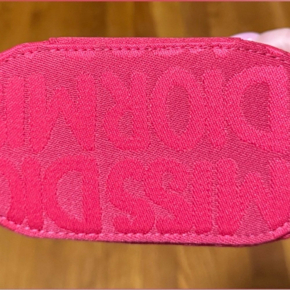 Miss Dior vibrant Fuchsia Cosmetic Case! - Picture 2 of 3